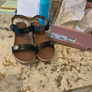 BNIB AETREX LIVIA WEDGE HEEL